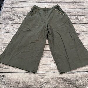 American Eagle Outfitters Y2K Olive Green Lined Wide-Leg Gauchos Size M
